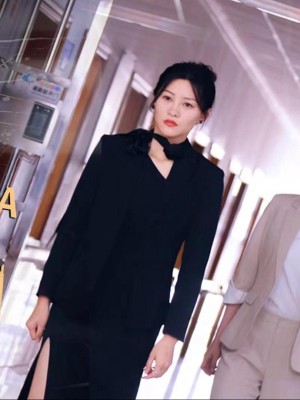 Chị Gái Năm Mươi Xinh Đẹp và Ngầu - 五旬姐姐又美又飒 (2025)